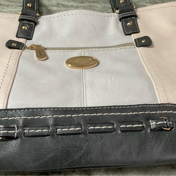 Concept purse with power bank charger inside. - Picture 4 of 9